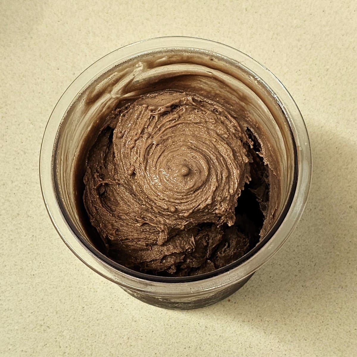 מתכון לגלידת חלבון פאדג' שוקולד NINJA CREAMI