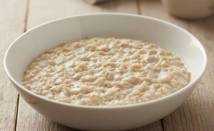 מתכון לדייסת שיבולת שועל עשירה בחלבון בטעם חלווה