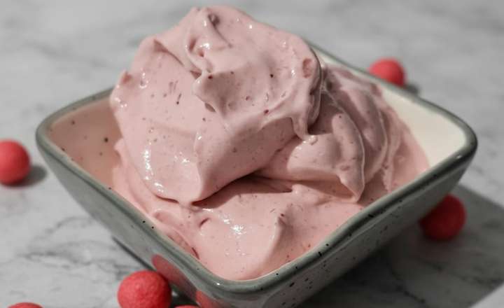 מתכון לגלידת חלבון במבה אדומה