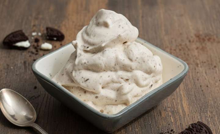 מתכון לגלידת חלבון קרם עוגיות