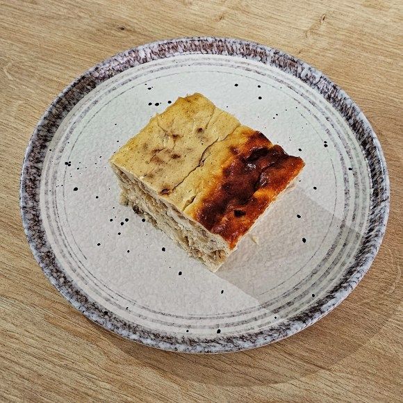 מתכון לפשטידת גבינה ובצל עשירה בחלבון