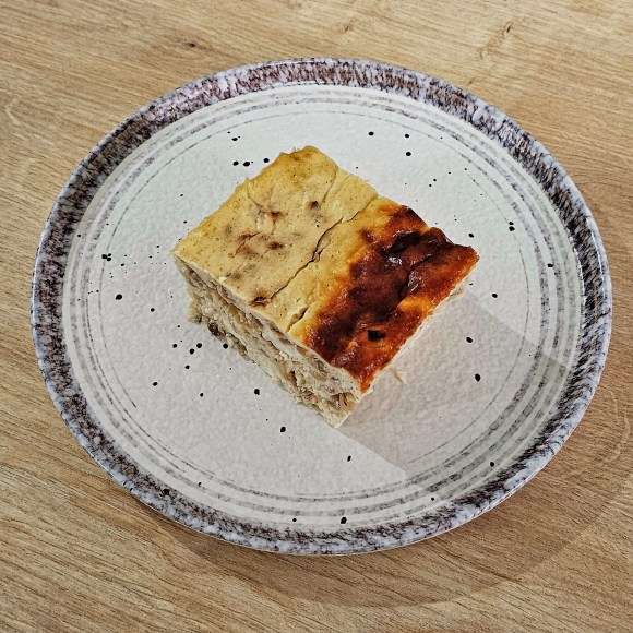 מתכון לפשטידת גבינה ובצל עשירה בחלבון