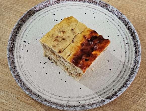 מתכון לפשטידת גבינה ובצל עשירה בחלבון