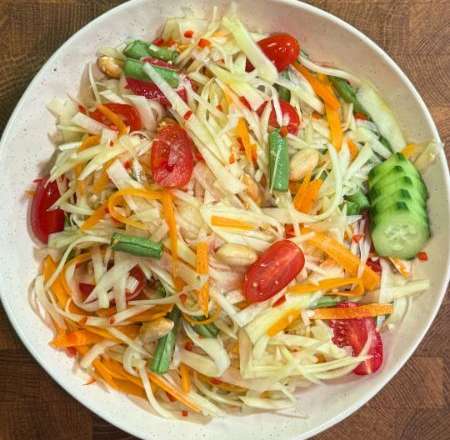 מתכון לסלט פפאיה (סום טאם) דל קלוריות